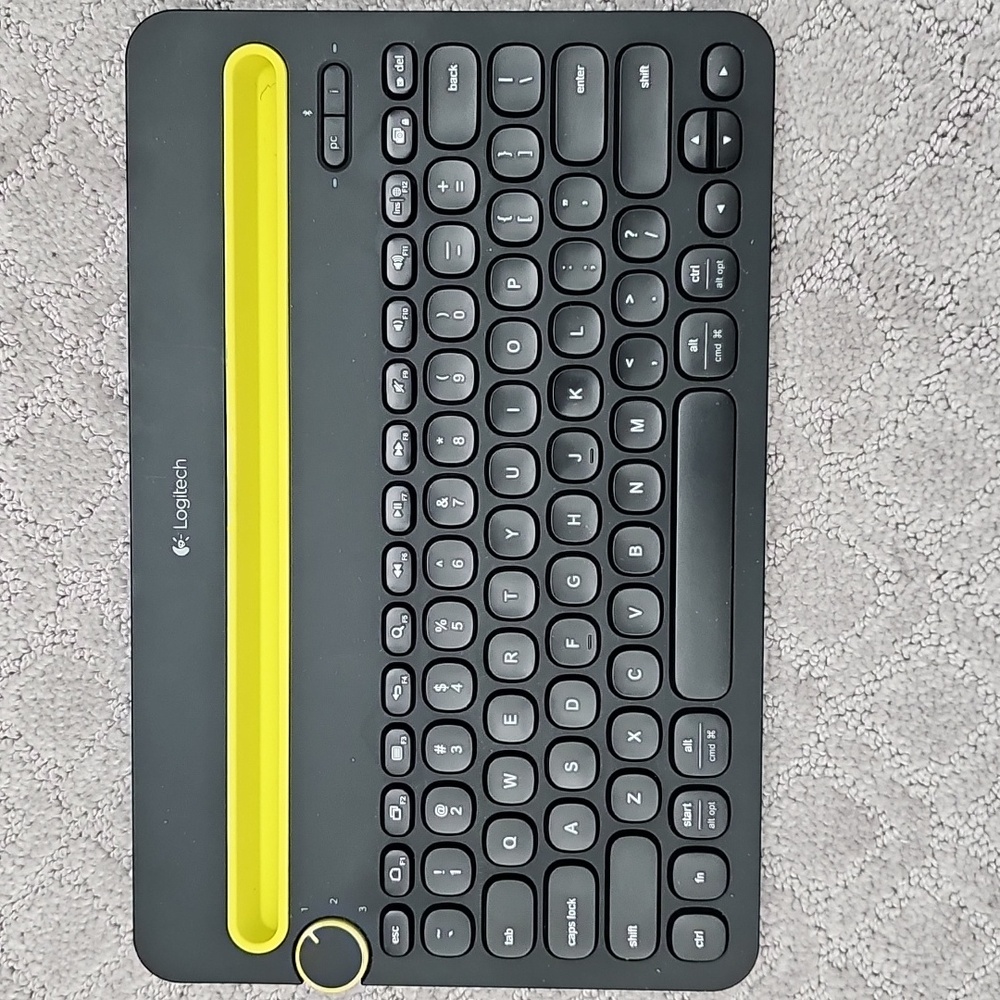 Black Logitech K480 Bluetooth Multi-Device Keyboard